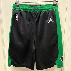 Nike Boston Celtics Basketball Shorts Youth Boys Medium 10/12 Black NBA Shamrock